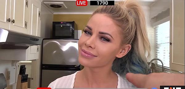 trendsStepsis Jessa Rhodes Asks A Favor But Stepbro Gets One In Return